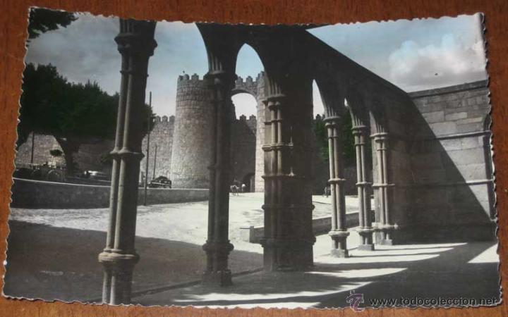 Postales: ANTIGUA FOTO COLOREADA TAMA&Ntilde;O POSTAL DE AVILA - N&ordm; 47 - CLAUSTRO DE LA BASILICA DE SAN VICNETE - REV
