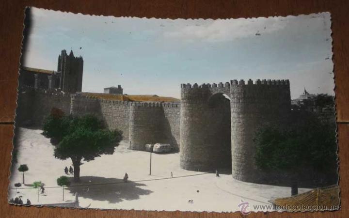 Postales: ANTIGUA FOTO TAMA&Ntilde;O POSTAL COLOREDA DE AVILA - N&ordm; 9 - PUERTA DE SAN VICENTE Y CATEDRAL - ESCRITA POR