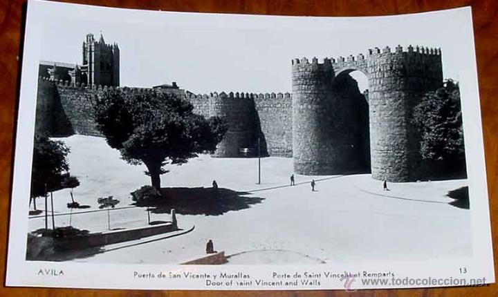 Postales: ANTIGUA FOTO POSTAL DE AVILA, PUERTA DE SAN VICENTE Y MURALLAS - MANIPEL - SIN CIRCULAR