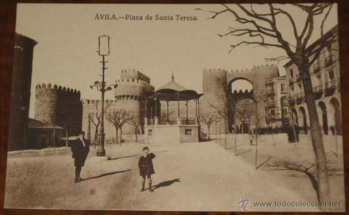Postales: ANTIGUA POSTAL DE AVILA - PLAZA DE SANTA TERESA - ED. MAYORAL - NO CIRCULADA.
