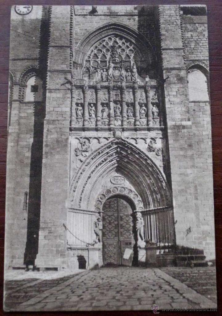 Postales: ANTIGUA POSTAL DE AVILA - FACHADA DE LA CATEDRAL - FOT. MAYORAL ENCINAR - NO CIRCULADA.