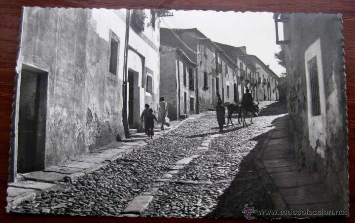 Postales: ANTIGUA FOTO POSTAL DE AVILA - UNA CALLE TIPICA - NO CIRCULADA - ED. GARCIA GARRABELLA.