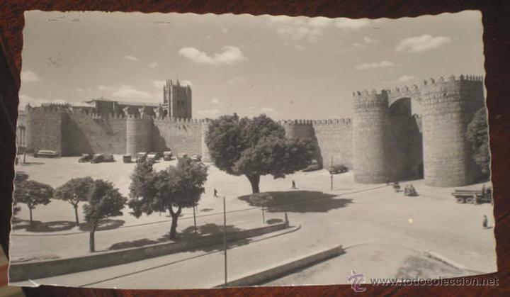 Postales: ANTIGUA FOTO POSTAL DE AVILA . PUERTA DE SAN VICENTE Y CATEDRAL . GARRABELLA N&ordm; 1 - CIRCULADA