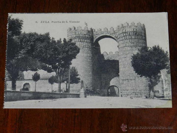 Postales: ANTIGUA POSTAL DE AVILA - PUERTA DE S. VICENTE - N. 8 - FOT. DE HAUSER Y MENET - NO CIRCULADA.