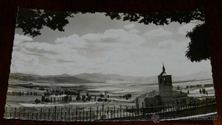 Postales: ANTIGUA FOTO POSTAL DE AVILA, VISTA DE LA CALLE DE AMBLES, ED. ARRIBAS 263, ESCRITA EN 1958