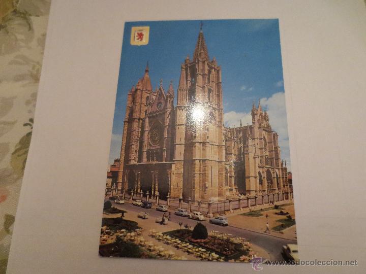 Postales: leon. catedral coches.