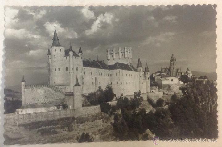 Postales: POSTAL FOTOGR&Aacute;FICA DEL ALC&Aacute;ZAR Y LA CATEDRAL DE SEGOVIA.