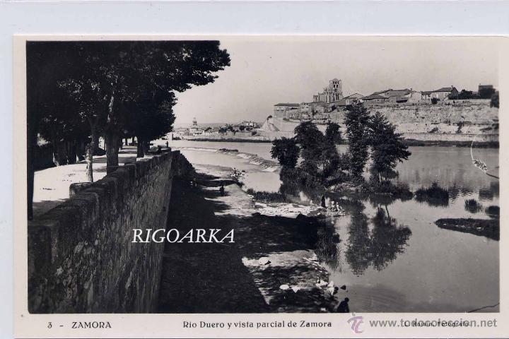 Postales: ZAMORA.- RIO DUERO Y VISTA PARCIAL DE ZAMORA