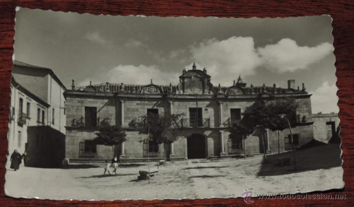 Postales: FOTO POSTAL DE AVILA, CASA DE LOS DEANES, N. 28, ED. GARCIA GARRABELLA, NO CIRCULADA.