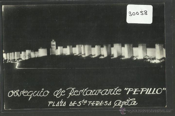 Postales: AVILA - MURALLA ILUMINADA - OBSEQUIO RESTAURANTE PEPILLO - FOT&middot; MAYORAL - (30058)
