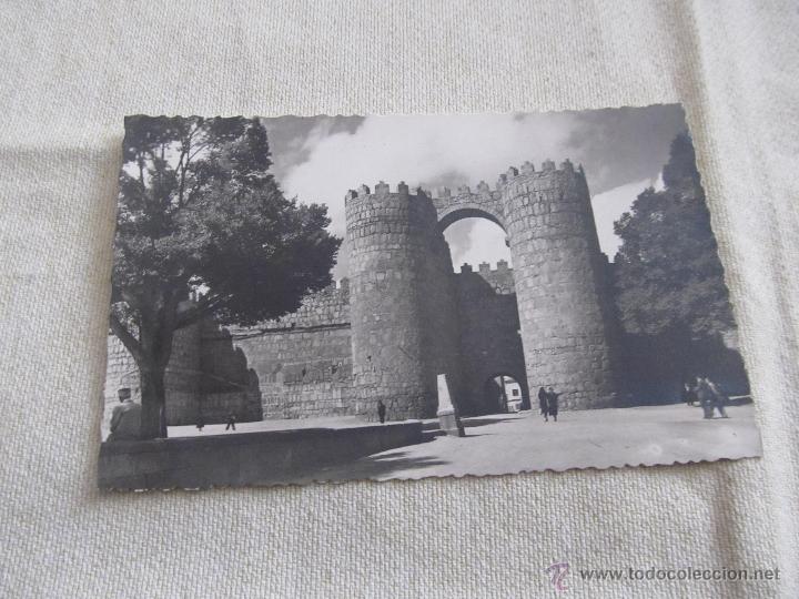 Postales: M69 BONITA POSTAL A&Ntilde;OS 50 AVILA PUERTA DE SAN VICENTE SIN CIRCULAR