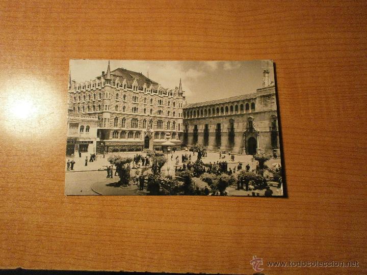 Postales: POSTAL LEON EDIFICIO DE LA CAJA DE AHORROS Y MONTE DE PIEDAD CIRCULADA - Foto 1