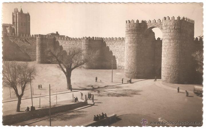 Postales: Avila Puerta de San Vicente y Catedral 1950
