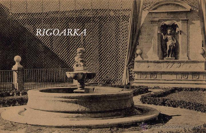 Postales: VALLADOLID.- CASA CERVANTES-JARDIN CON MONUMENTO CONMEMORATIVO