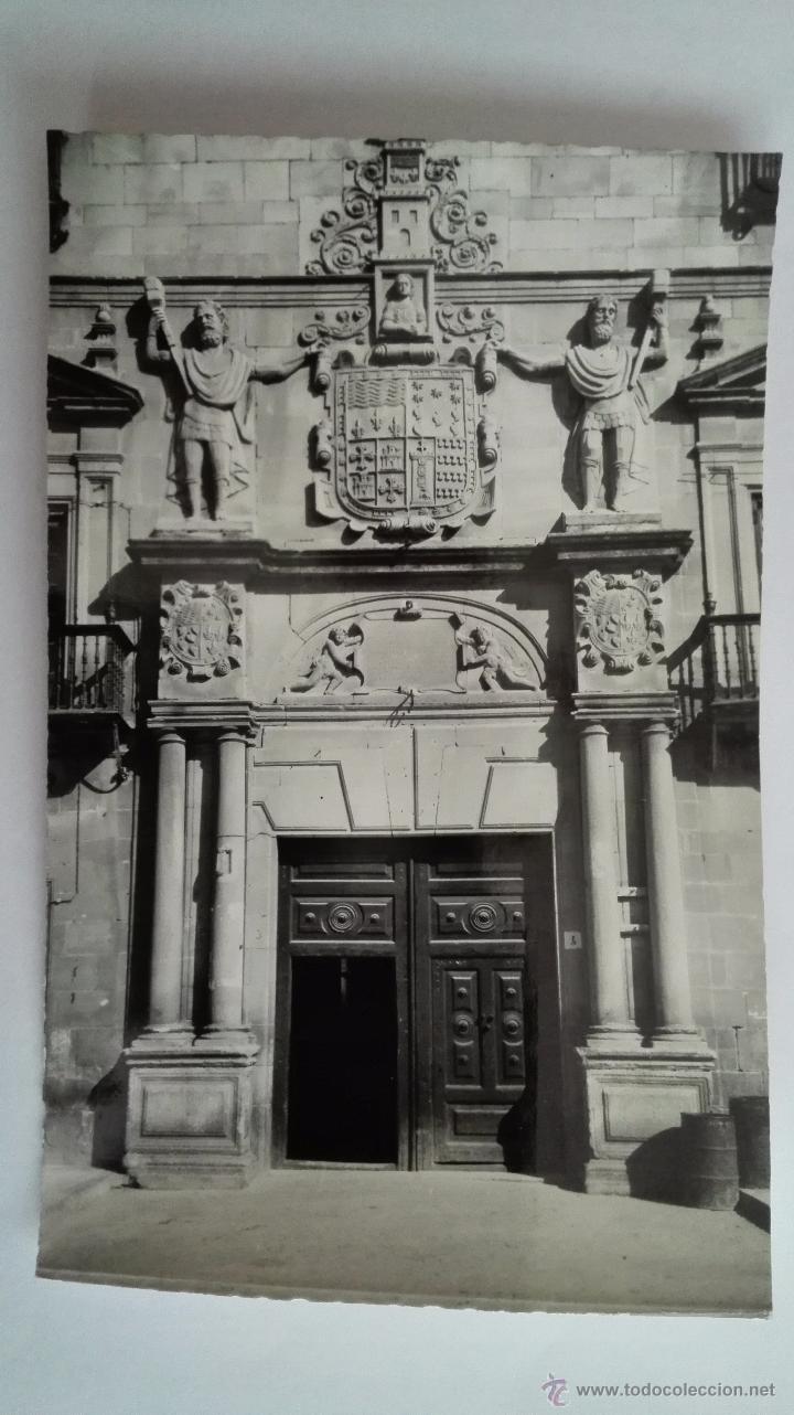 Postales: POSTAL PUERTA PRINCIPAL PALACIO CONDES DE GOMARA, 1957