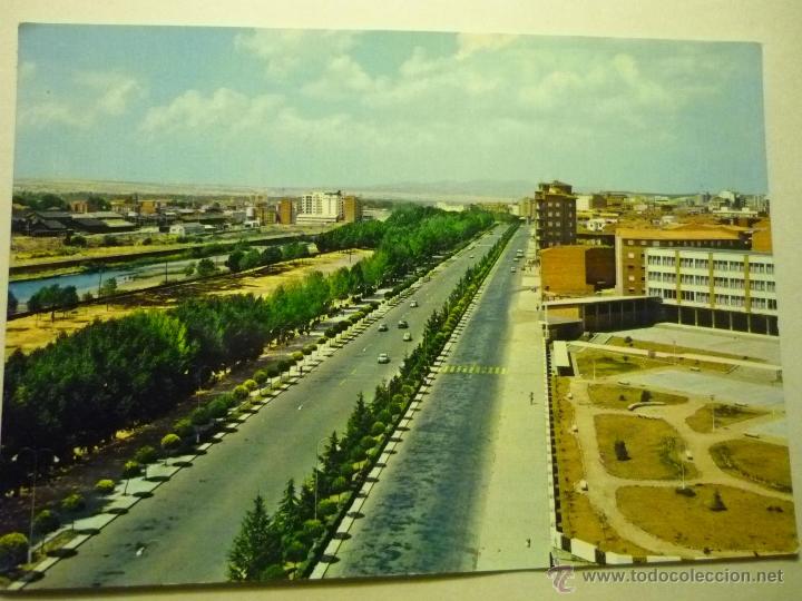 Postales: postal leon av. facultad