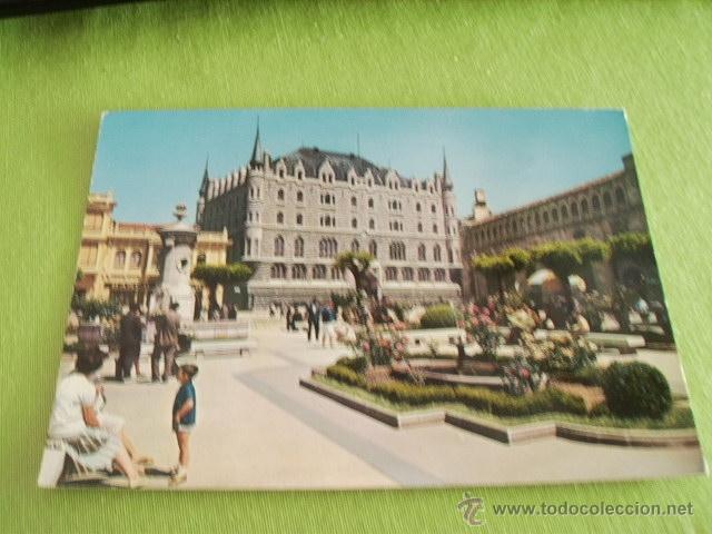 Postales: LEON -- EDIFICIO DE LA CAJA DE AHORROS Y MONTE DE PIEDAD --