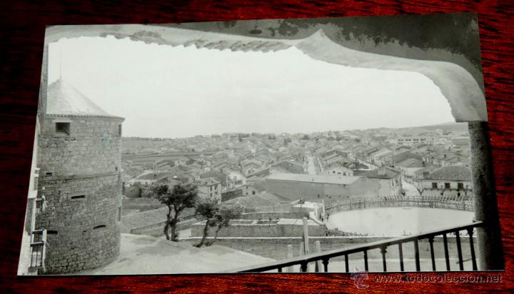 Postales: FOTO POSTAL DE LAS NAVAS DEL MARQUES, AVILA, N. 12, PANORAMA DESDE LA PLAZA DE TOROS, ED. GARCIA GAR