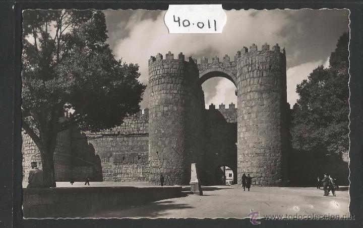 Postales: AVILA - PUERTA DE SAN VICENTE - ED&middot; GARCIA GARRABELLA - (40011)