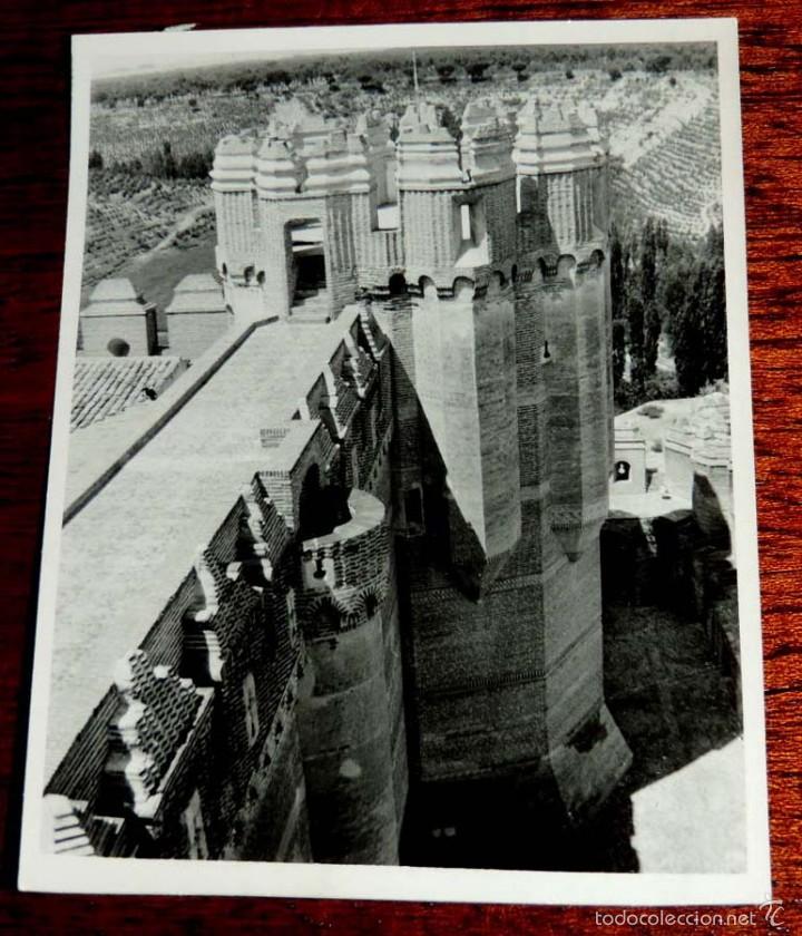 Postales: FOTOGRAFIA DE COCA (SEGOVIA), A&Ntilde;OS 50, MIDE 11,8 X 8,8 CMS. UN POCO MAS PEQUE&Ntilde;A QUE UNA POSTAL.