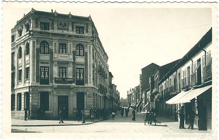 Postkarten: Postal antigua no circulada de Medina del Campo....Calle Padilla....puede ser finales de los a&ntilde;os 50