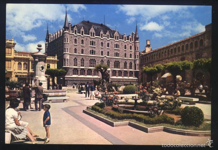 Postales: LE-0513- LE&Oacute;N. EDIFICIO DE LA CAJA DE AHORROS Y MONTE DE PIEDAD. GAUDI. - Foto 1