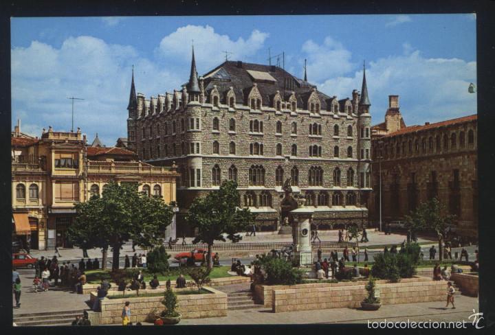 Postales: LE-0530- LE&Oacute;N. EDIFICIO DE LA CAJA DE AHORROS Y MONTE DE PIEDAD. GAUDI. - Foto 1