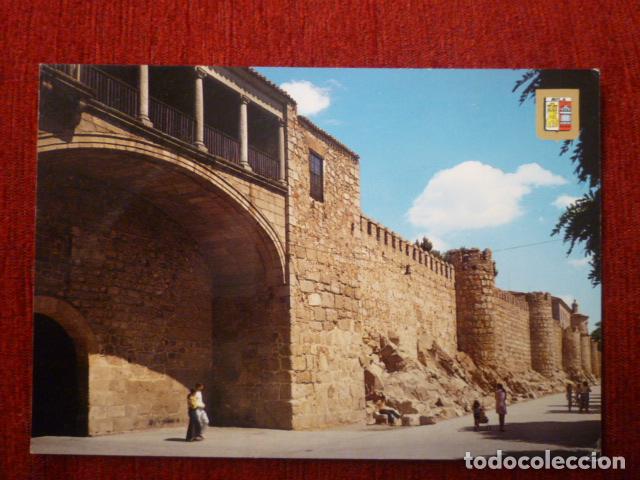 Postales: POSTAL AVILA MURALLAS Y PUERTA DEL RASTRO. POSTALES ESCUDO DE ORO.SIN ESCRIBIR. A&Ntilde;OS 60