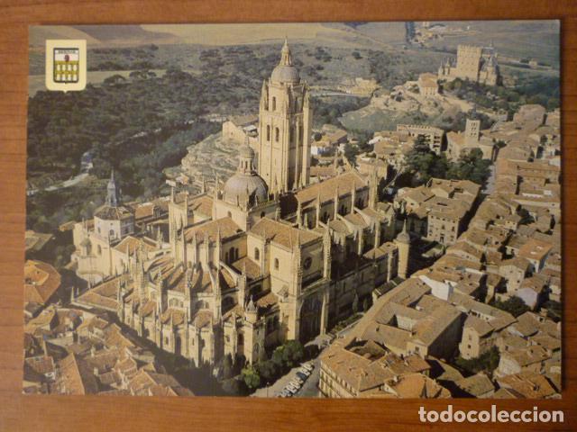 Postales: POSTAL VISTA AEREA DE LA CATEDRAL DE SEGOVIA. ED. FISA. SIN ESCRIBIR.