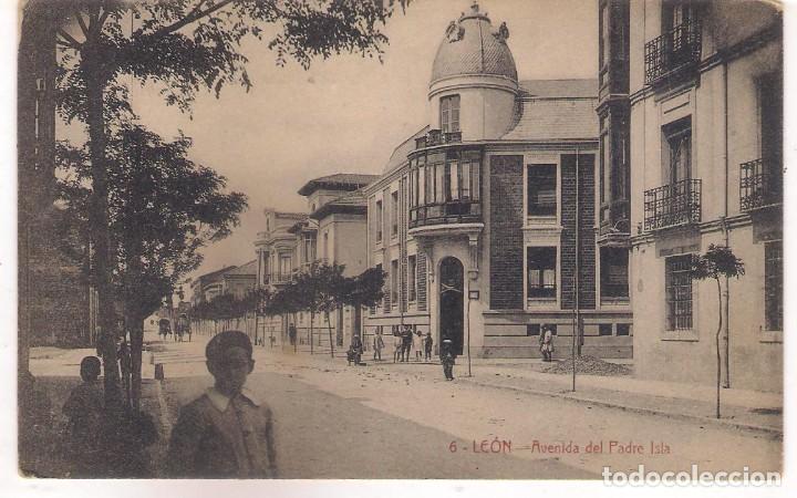 Postales: POSTAL DE LE&Oacute;N - AVENIDA DEL PADRE ISLA . - Foto 1
