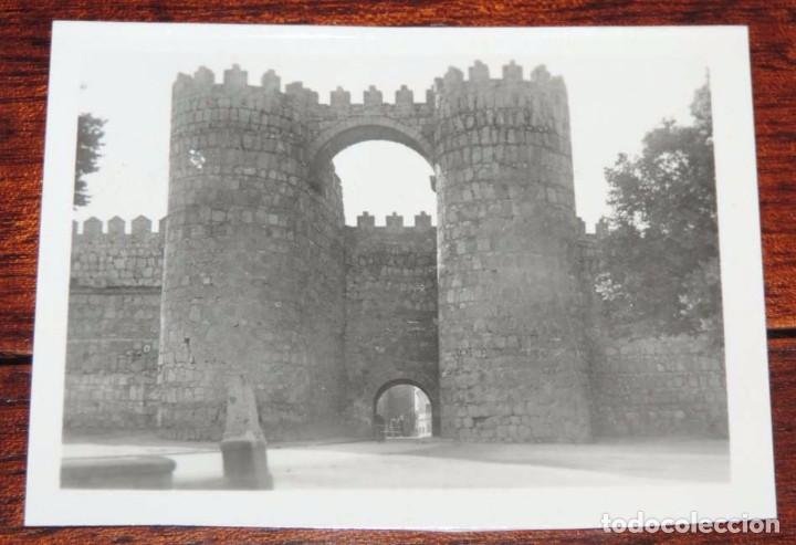 Postales: ANTIGUA FOTOGRAFIA DE AVILA, TORREON DEL HOMENAJE Y PUERTA DEL ALCAZAR, 15, MIDE 9 X 6,5 CMS.