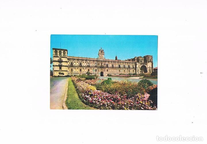 Postales: POSTAL ANTIGUA CASTILLA Y LEON SIN CIRCULAR LEON FACHADA Y JARDINES DE SAN MARCOS