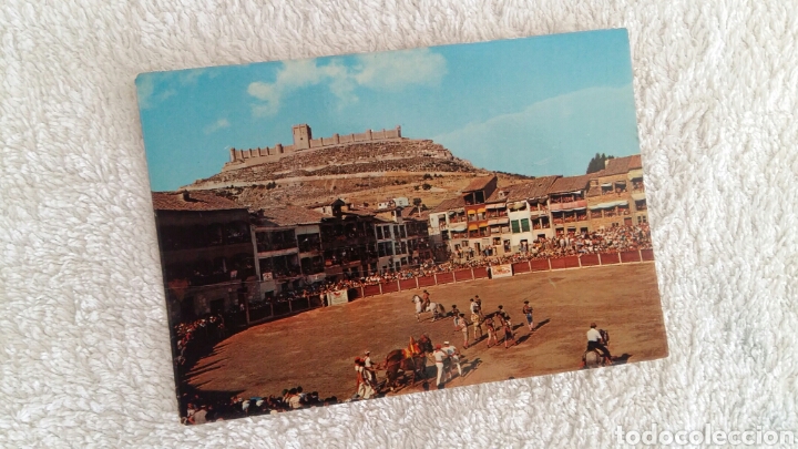 Postales: Postal PE&Ntilde;AFIEL - PLAZA DE TOROS y CASTILLO. Sin circular