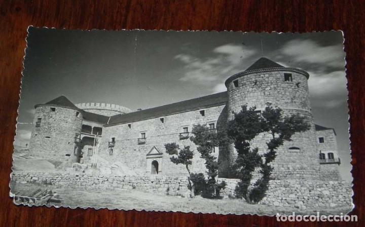 Postales: FOTO POSTAL DE LAS NAVAS DEL MARQUES, AVILA, ESCUELA NACIONAL SECCION FEMENINA, FOTO EMA, NO CIRCULA