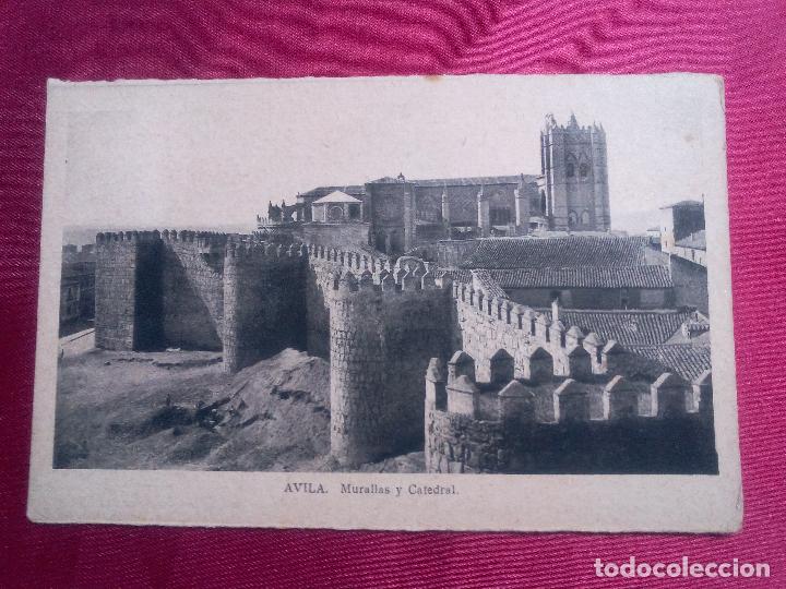 Postales: TARJETA POSTAL. AVILA. MURALLAS Y CATEDRAL. M. ARRIBAS