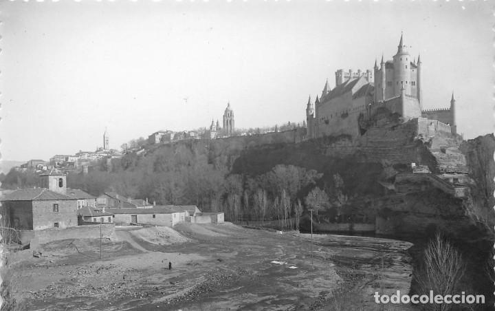 Postales: SEGOVIA.- VISTA PARCIAL CON EL ALCAZAR