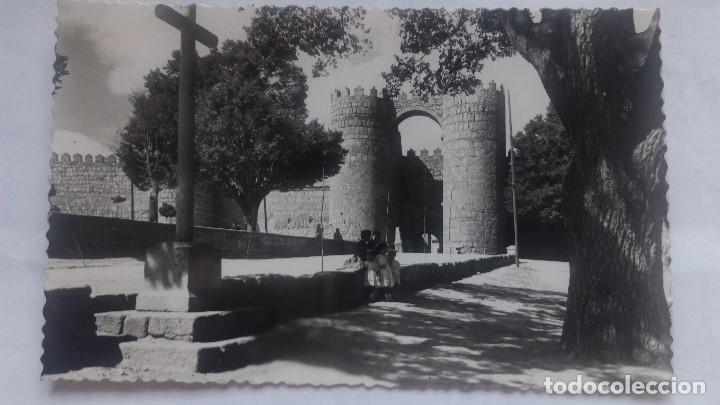 Postales: POSTAL AVILA PUERTA DE SAN VICENTE, SIN CIRCULAR, EDICIONES GARCIA GARRABELLA