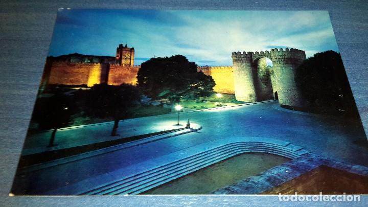 Postales: Postal de Avila. 2022. Puerta de San Vicente. Efecto Nocturno. Ediciones Arribas NO CIRCULADA