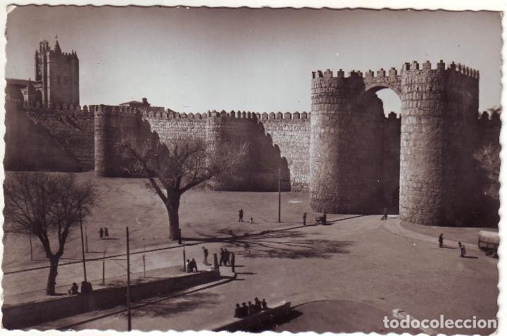 Postales: PE-562  AVILA PUERTA DE SAN VICENTE