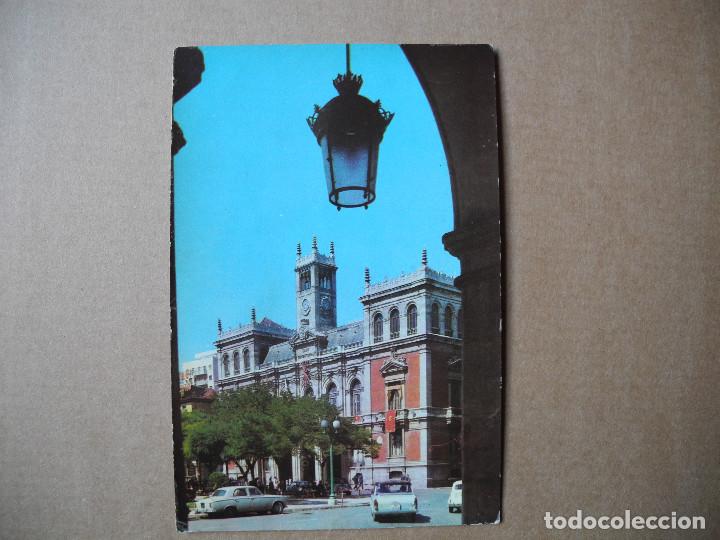 Postales: Postal 2-Valladolid El ayuntamiento desde los porches. Circulada 1964