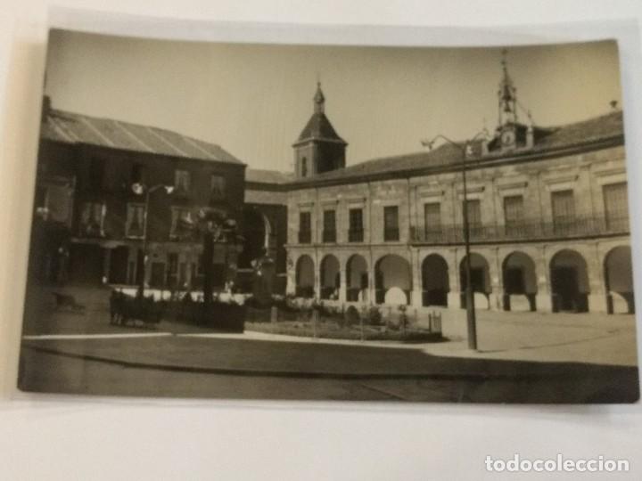 Postales: 17 Benavente Plaza de Espa&ntilde;a  M. Ma&ntilde;anes. Sin circular.