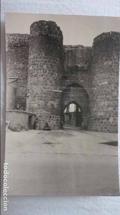 Postales: ANTIGUA POSTAL.PUERTA DE LOS HERREROS.ALMAZAN.SORIA 1959