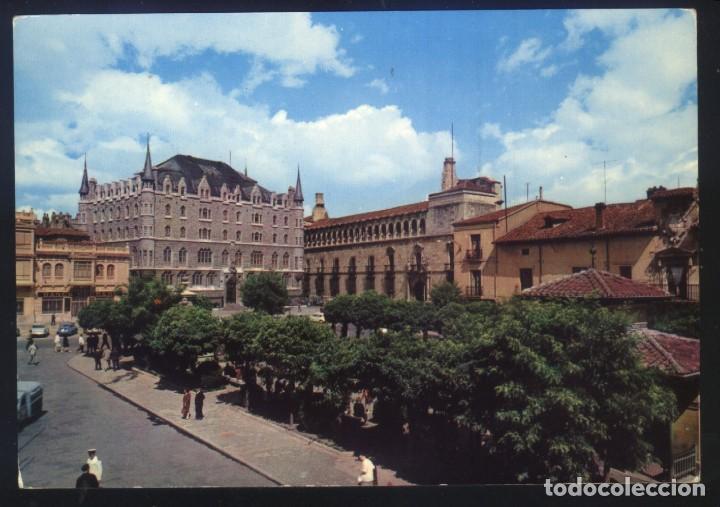 Postales: LE-0661- LE&Oacute;N. PLAZA DE SAN MARCELO. EDIFICIO MONTE DE PIEDAD (GAUDI). - Foto 1