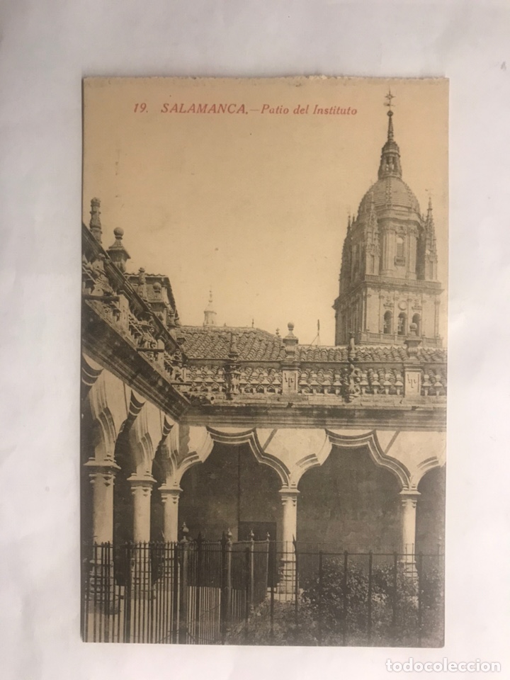 Cartoline: SALAMANCA. Postal No.19, Patio del Instituto. Edita: librer&iacute;a A. Garcia Pl. Mayor,23. Foto Saus