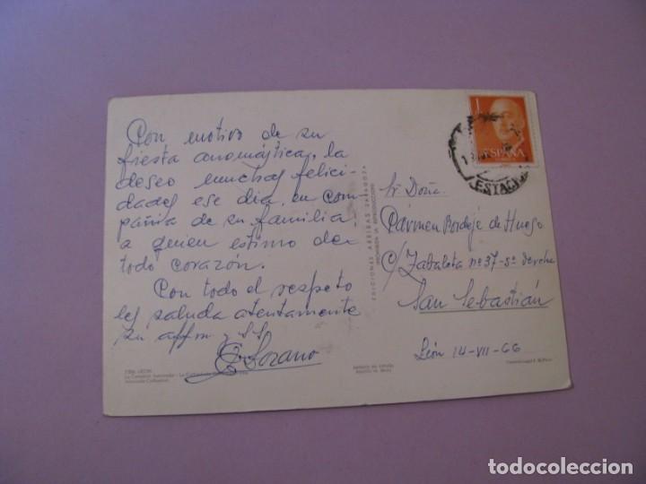 Postales: LE&Oacute;N. LA CATEDRAL ILUMINADA ED. ARRIBAS. CIRCULADA 1966. - Foto 2