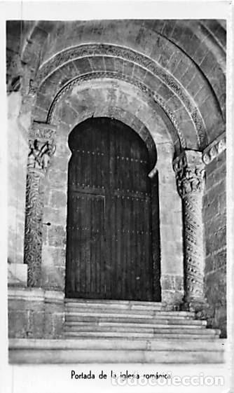 Postales: SANTO DOMINGO DE SILOS (BURGOS).- PORTADA DE LA IGLESIA ROM&Aacute;NICA.-MEDIDAS 9,5 X 6 CMS.-