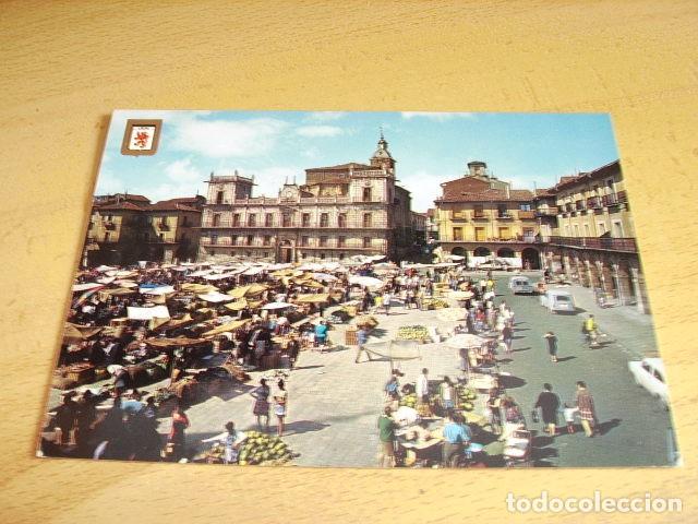Postales: LEON - PLAZA MAYOR EN DIA DE MERCADO