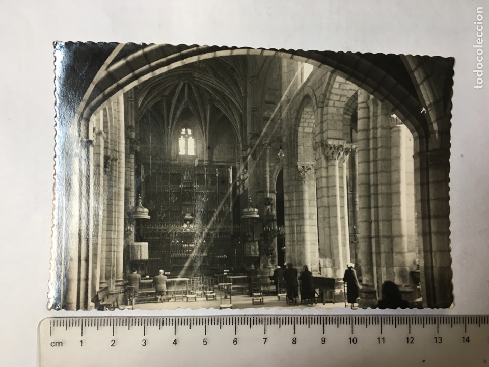 Postales: POSTAL. LEON. INTERIOR BAS&Iacute;LICA DE SAN ISIDORO. EDIC. GARC&Iacute;A GARRABELLA. H. 1955?.