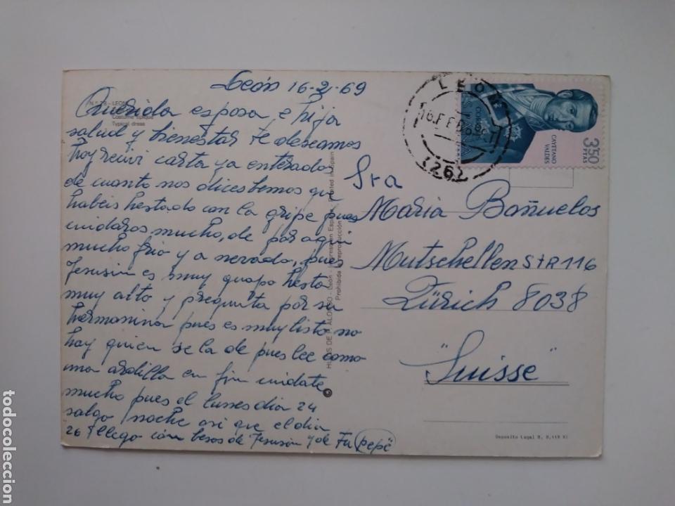Postales: Leon: trajes t&iacute;picos.1969.circulada - Foto 2