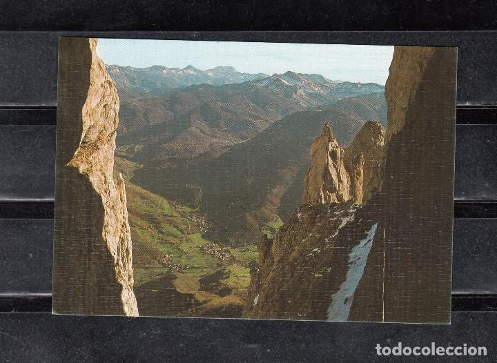 Postales: N&ordm; 132. EL VALLE DE VALDEON (POSADA, LOS LLANOS Y PARADA) DESDE LA CANAL DE PAMBUCHES